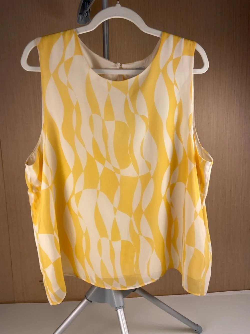 Calvin Klein Yellow Abstract Sleeveless Blouse XL Sheer Lightweight Top
